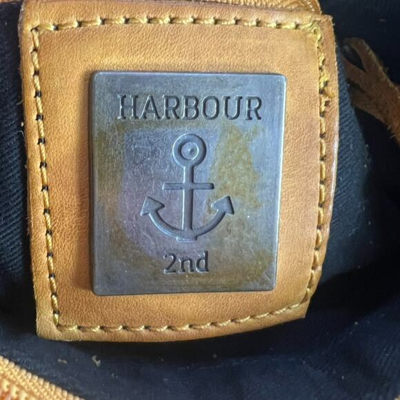 Harbour 2nd Crossbody Bag Leather Cotton Lining Magnetic Zipper Adjustable Strap - Picture 6 of 14